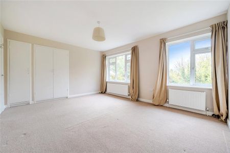 5 bedroom detached house to rent - Photo 4