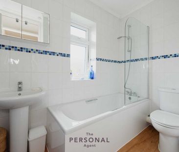 3 bedroom link detached house to rent - Photo 3