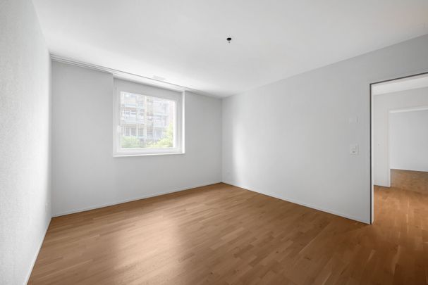 Generous new build apartment with far-reaching views - Photo 1