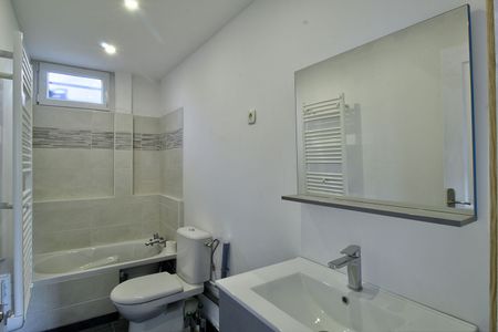 Location Appartement 3 pièces 49m² - Photo 3