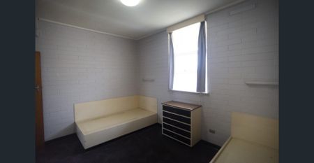 NEAT& TIDY 3-BEDROOM BEACH SIDE UNIT – Comfort, Convenience & Coastal Living! - Photo 2