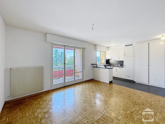 Proche de toutes commodités, appartement de 2 pièces au 2ème étage - Photo 1