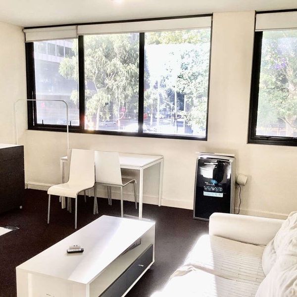 Furnished 2 Bedroom in Prime Location. - Photo 1