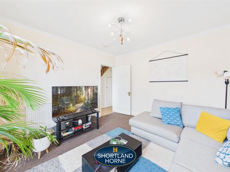 The Mount, Cheylesmore, Coventry - Photo 2