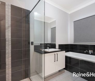 Stunning Family Home in Cranbourne East - $600/week - Photo 1