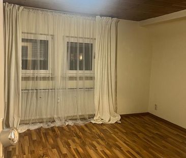 40 m² Dachgeschosswohnung mit Balkon in Alzenau - Photo 1