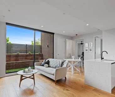 Modern & Stylish Apartment in Private Setting - Photo 1