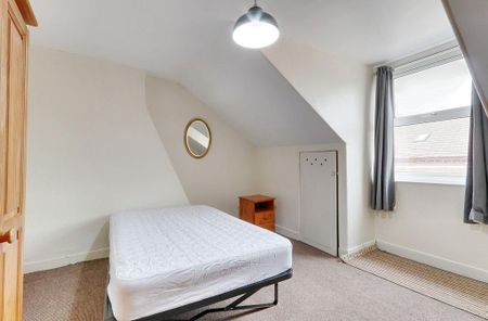 5 bedroom terraced house to rent - Photo 2