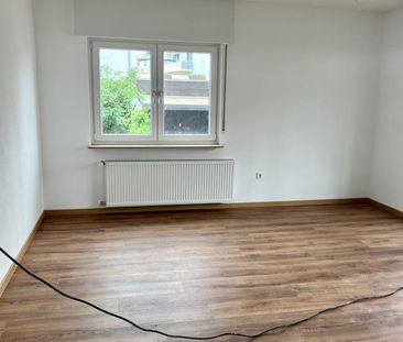 *Erzhausen - Komplett modernisierte und renovierte 3 Zimmerwohnung in ruhiger Lage* - Foto 1