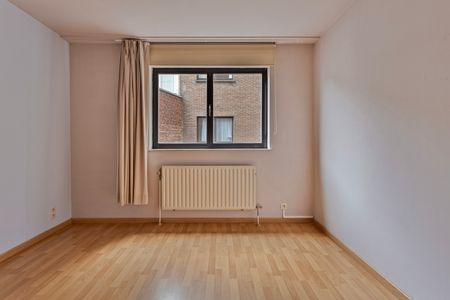 MOOI APPARTEMENT MET 2 SLPKS EN AUTOSTAANPLAATS TE DIEST! - Foto 5