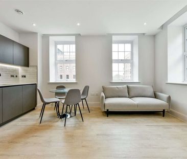 A brand new and furnished two bedroom apartment in the Clock Tower, Horlicks by Berkeley Homes. - Photo 3