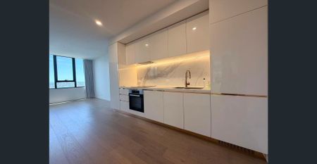 Modern 3-Bedroom Apartment in Prime Location - Photo 3