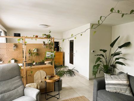 Te Huur: Comfortabel Appartement in Diepenbeek, België - Photo 2