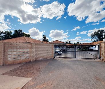 Modern & Low-Maintenance Living - Photo 5