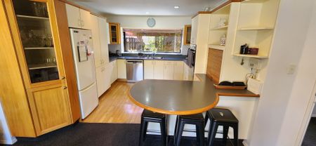 8 Frank Frethey Place, Highlands Park, New Plymouth - Photo 4