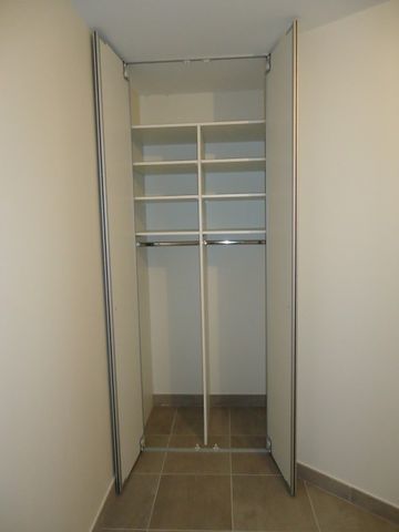 Location Appartement 2 pièces 22m² - Photo 2
