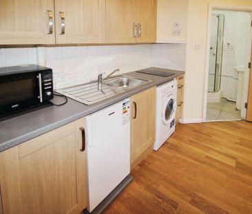 Studio to rent - Photo 2