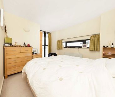 Westferry Road Canary Wharf, E14 - Photo 3