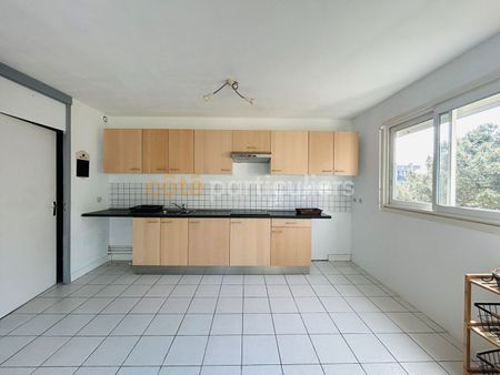 LOCATION À L'ANNÉE - APPARTEMENT 72M2 -2 CHAMBRES - LE VERDON - Photo 3