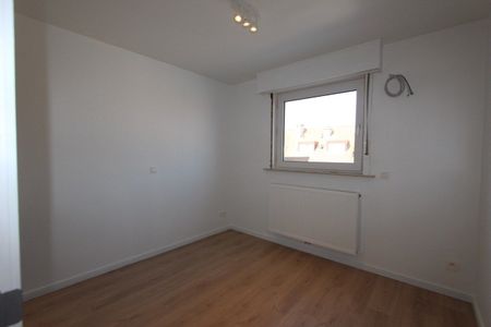 ONGEMEUBELD: Integraal gerenoveerd 2-kamer appartement te Lippenslaan voorzien van 2 ruime zonneterrassen. - Foto 5