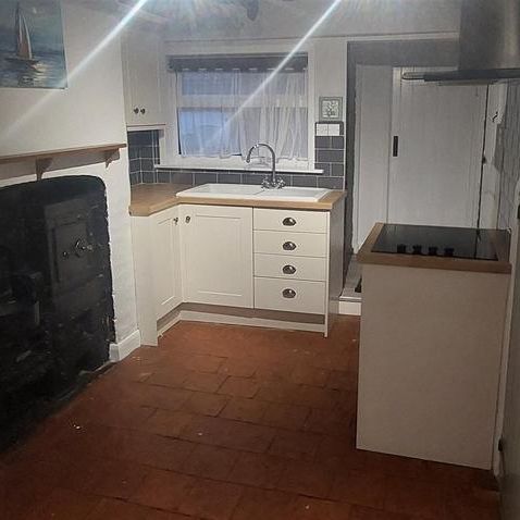 2 bedroom cottage to rent - Photo 1