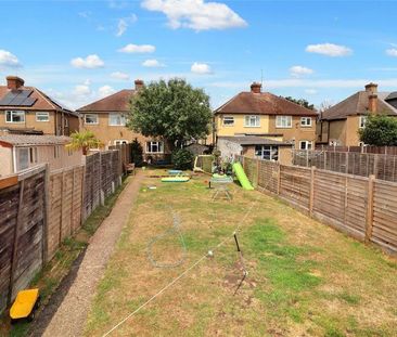 Fairfax Road, Woking - 3 bedrooms Property for lettings - Seymours - Photo 3