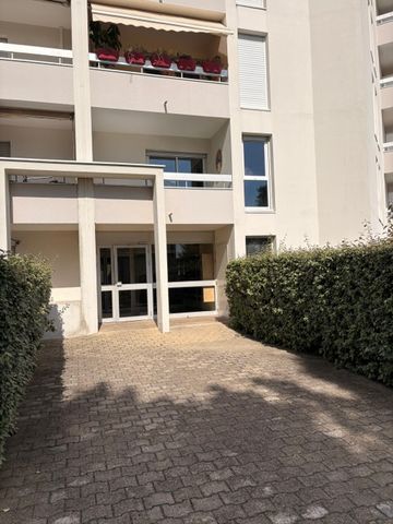 Location Appartement 1 pièce 35m² - Photo 5