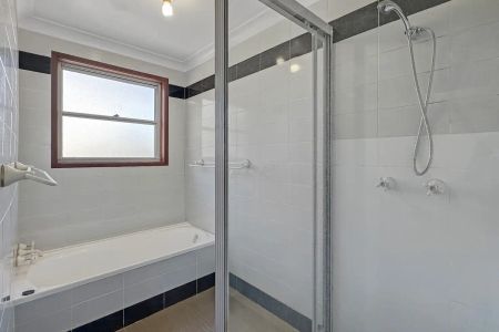 “Private & Spacious Townhouse Living in the Heart of Miranda” - Photo 5