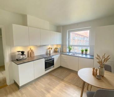 Lysfyldt 3-værelses lejlighed med moderne komfort - Photo 5