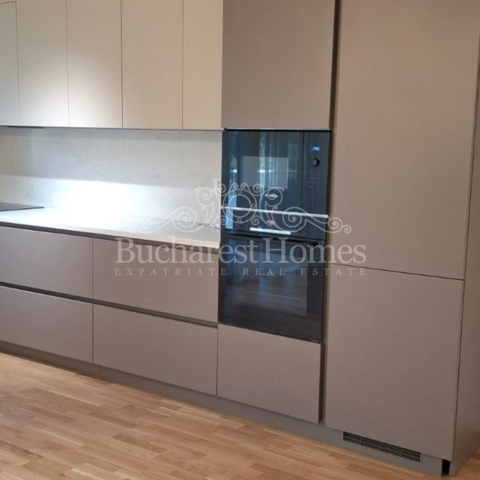 Spacious, Bright and Ideally Located, Three Bedrooms, Baneasa - Photo 1
