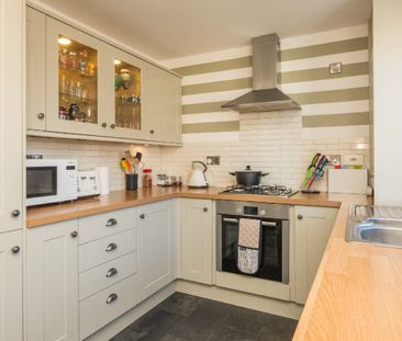 2 bedroom semi-detached house to rent - Photo 4