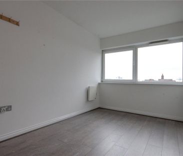 2 bedroom property to rent - Photo 6