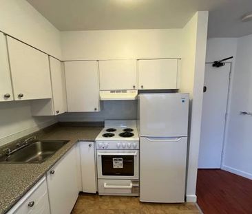 One Bedroom - East 49th Ave and Fraser St - Vancouver -1st month bonus - Photo 4