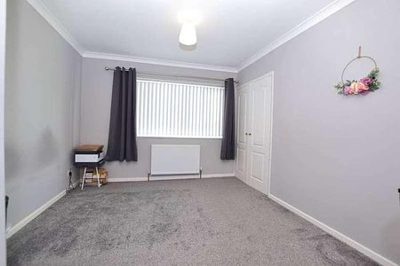 Bedroom First Floor Apartment To Let On Willows Close, Newcastle Upon Tyne, NE13 - Photo 2