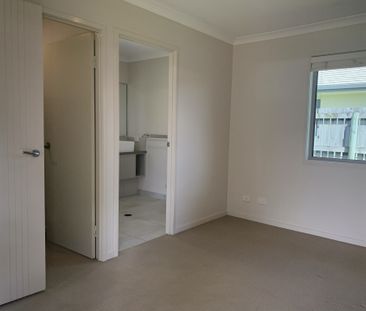 FULLY AIR-CON 4 BEDROOM HOME LOCATED IN PLANTATION PALMS - Photo 1