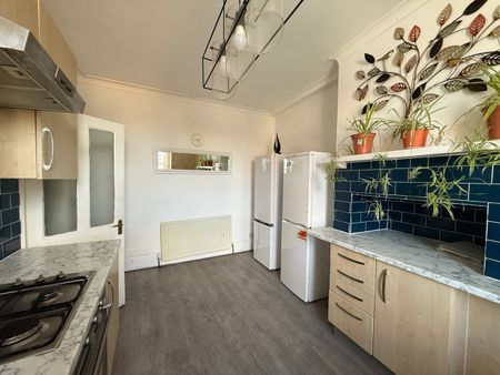 3 Bed Flat, Electric Mansions, SW9 - Photo 4
