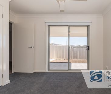 4 BEDROOM FAMILY HOME - Photo 6