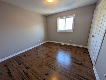 All Inclusive 3 Bedroom Main Unit in St. Catharines! - Photo 2