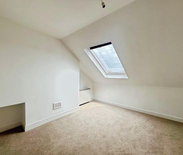1 bedroom Flat To Let - Photo 3