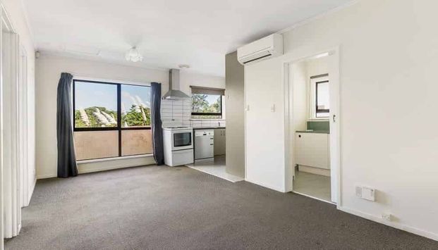 Two bedrooms, Mission Bay - Photo 1