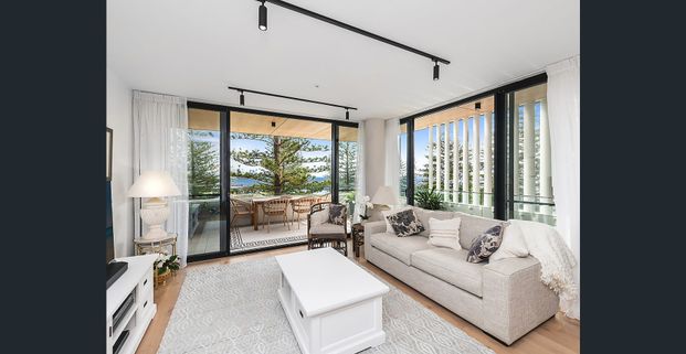 Oceanfront elegance; exclusive 'Galerie' apartment - Photo 1