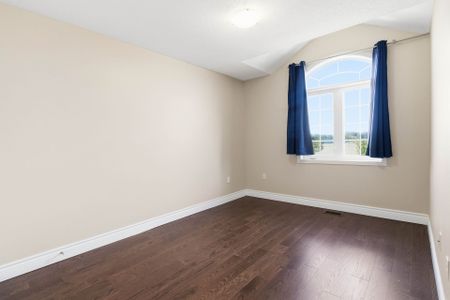 For Lease - 3201 Neyagawa Boulevard, Oakville, Ontario - Photo 4