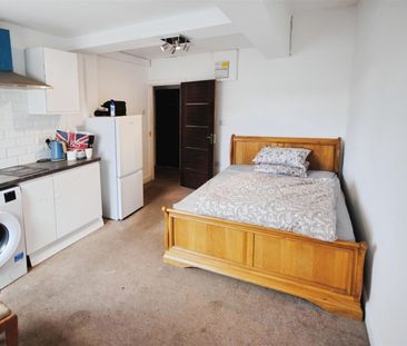 North Watford - Photo 3