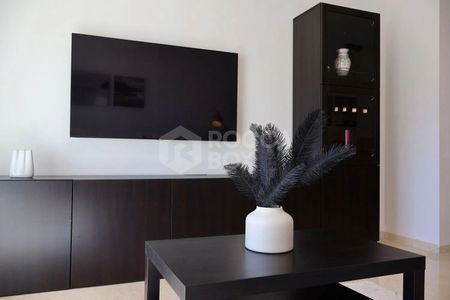 Luxury Penthouse with Panoramic Sea Views and Exceptional Amenities - Photo 5