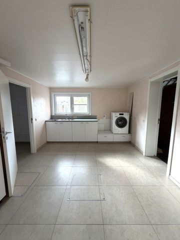 Gezinswoning met 4 slaapkamers en loods! - Foto 4