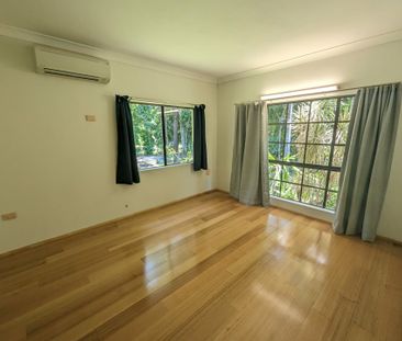 LARGE HOME!!!! - Photo 6