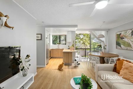 Modern & Stylish Unit in the Heart of Nundah - Photo 5