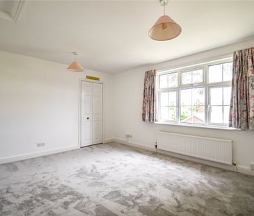 A well presented 3 bedroom semi-detached house situated in popular ... - Photo 6