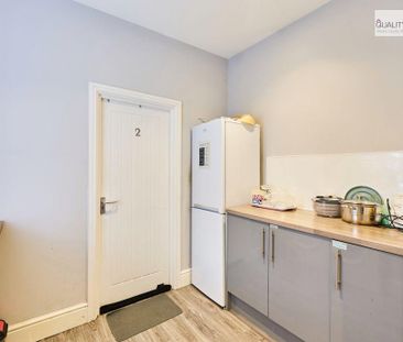 1 bedroom in a house share to rent - Photo 4