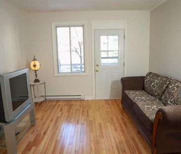 8120 Av. Wiseman - Photo 2